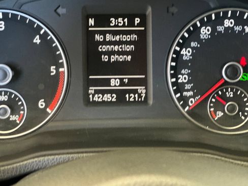 Used 2013 Volkswagen Passat TDI SE FWD image 22