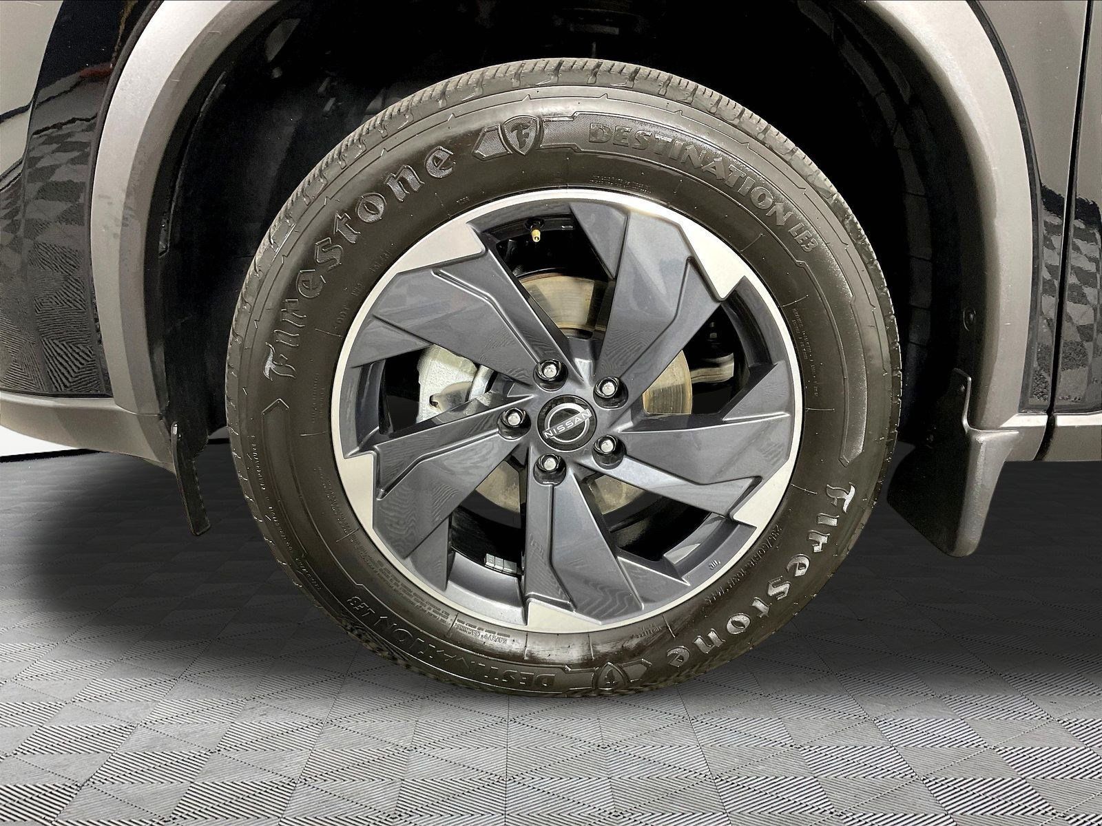 Certified 2026 Nissan Rogue SV FWD image 32