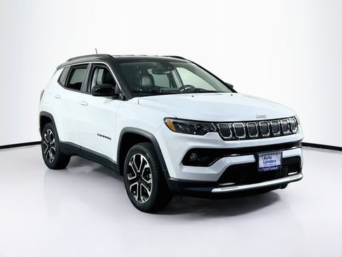 Used 2022 Jeep Compass Limited AWD/4WD image 3