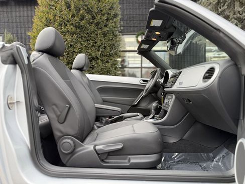 Used 2015 Volkswagen Beetle 1.8T image 32