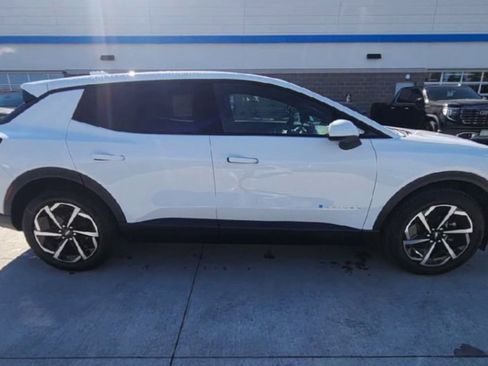 New 2026 Chevrolet Equinox EV LT image 35