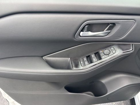 New 2026 Nissan Rogue SV FWD image 12