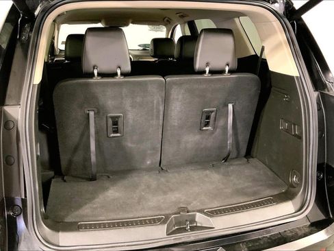Used 2023 GMC Acadia Denali FWD image 4