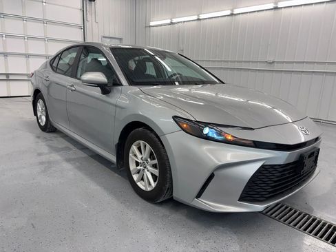 Used 2025 Toyota Camry LE FWD image 14