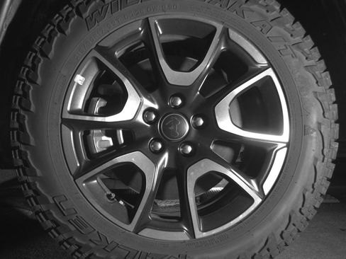 Used 2025 Jeep Compass Trailhawk AWD/4WD image 12