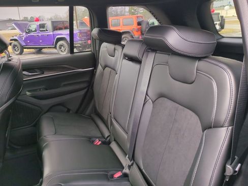 New 2026 Jeep Grand Cherokee Altitude image 26