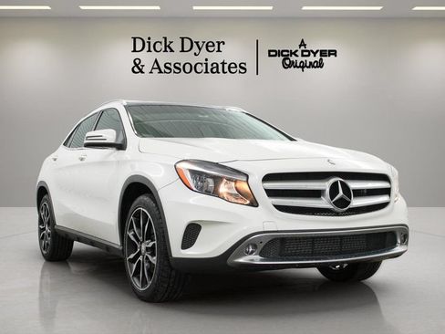 Used 2017 Mercedes-Benz GLA 250 image 1