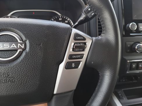 Used 2024 Nissan Titan SV w/ SV Convenience Package image 12