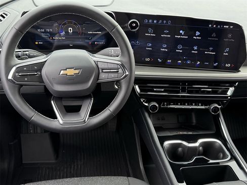 New 2026 Chevrolet Traverse LT image 11