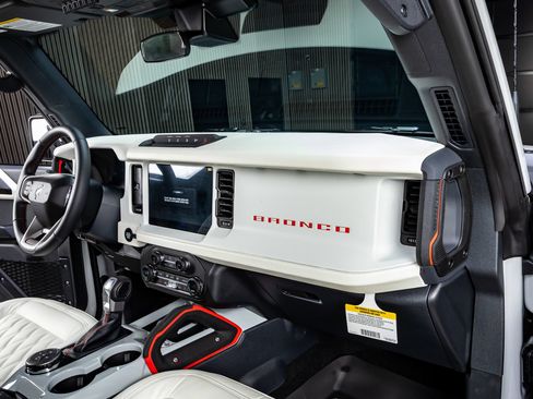 Used 2026 Ford Bronco Heritage Edition AWD/4WD image 17