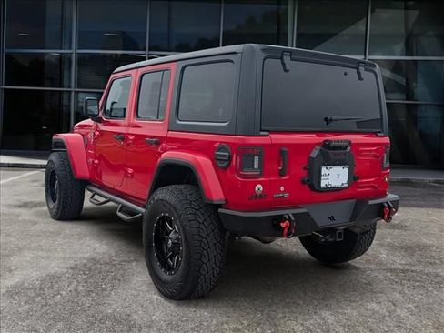 Used 2019 Jeep Wrangler Unlimited Sahara AWD/4WD image 4