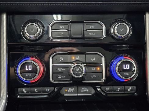 Used 2021 GMC Yukon Denali AWD/4WD image 19