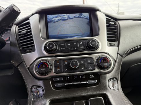 Used 2020 Chevrolet Suburban LT image 11