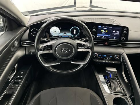 Used 2021 Hyundai Elantra SEL w/ Convenience Package FWD image 21
