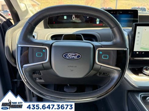 Used 2025 Ford Expedition Max Platinum AWD/4WD image 17