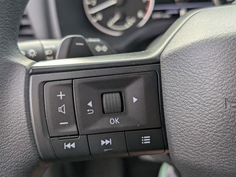 Certified 2025 Nissan Rogue S FWD image 22