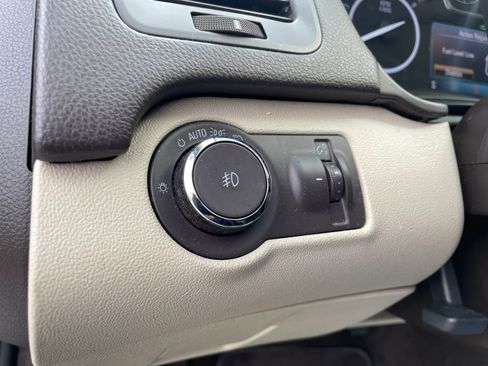 Used 2016 Buick Regal FWD image 18