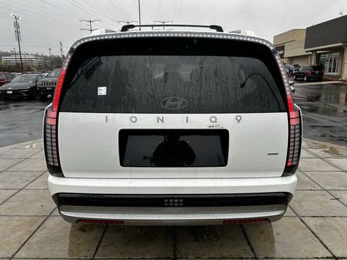 New 2026 Hyundai Ioniq 9 SEL image 4