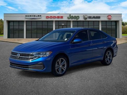 Used 2024 Volkswagen Jetta SE image 32