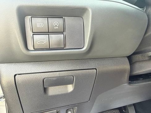 Used 2026 Toyota Highlander XLE AWD/4WD image 16