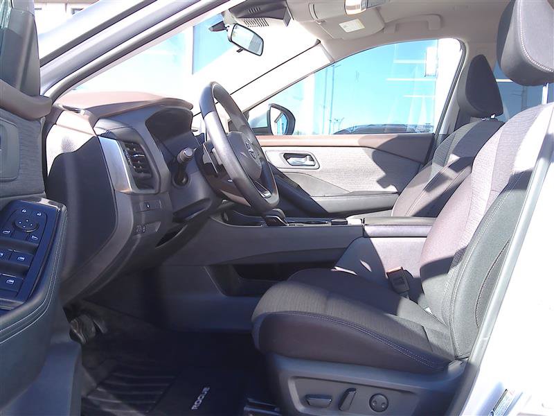 Used 2023 Nissan Rogue SV AWD/4WD image 5