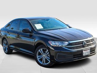 Used 2023 Volkswagen Jetta SE FWD video 2