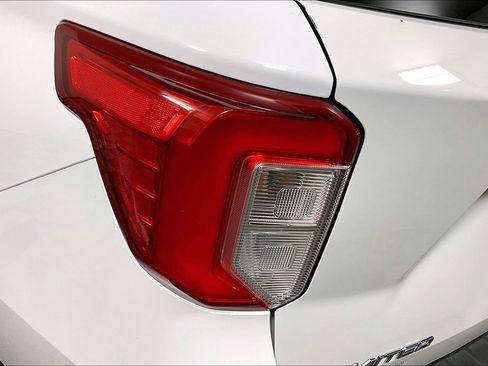 Used 2021 Ford Explorer Limited w/ Equipment Group 301A image 30