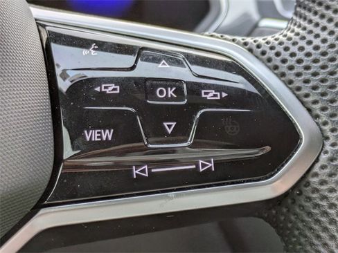 Used 2022 Volkswagen Tiguan SE R-Line image 25