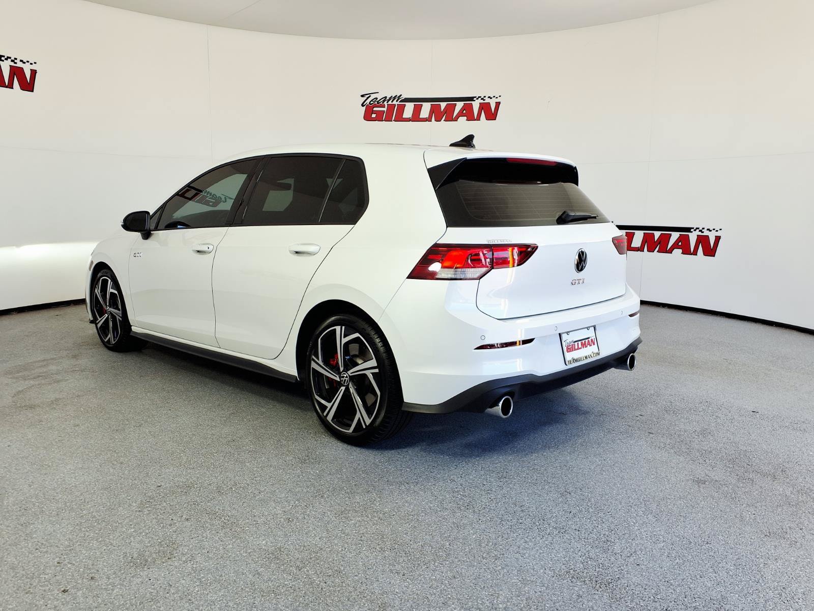 Used 2025 Volkswagen GTI SE FWD image 9
