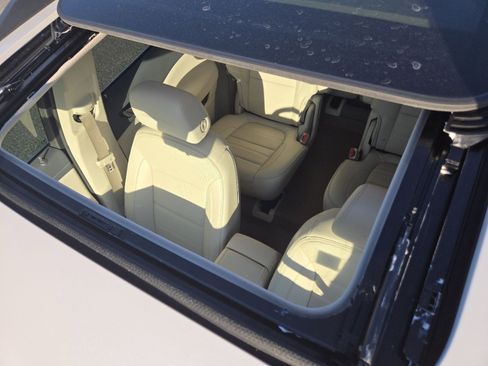 Used 2023 GMC Acadia Denali w/ Denali Technology Package FWD image 4