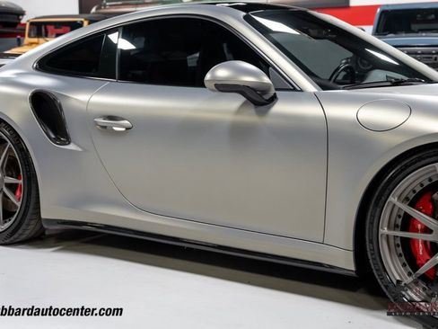 Used 2018 Porsche 911 4 Coupe image 39