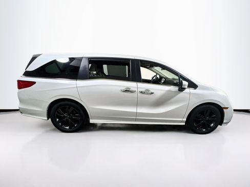 Used 2023 Honda Odyssey Touring image 4