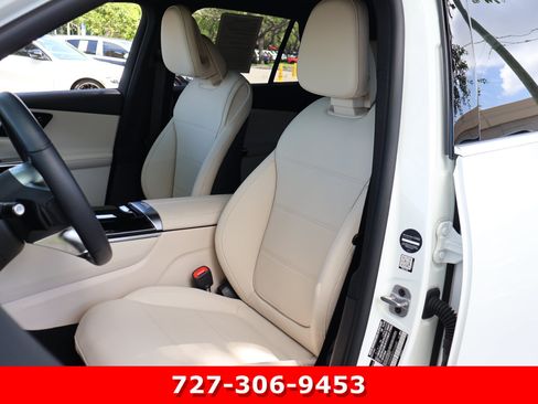 Certified 2025 Mercedes-Benz GLC 300 4MATIC image 2