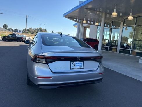 New 2025 Honda Accord SE image 8