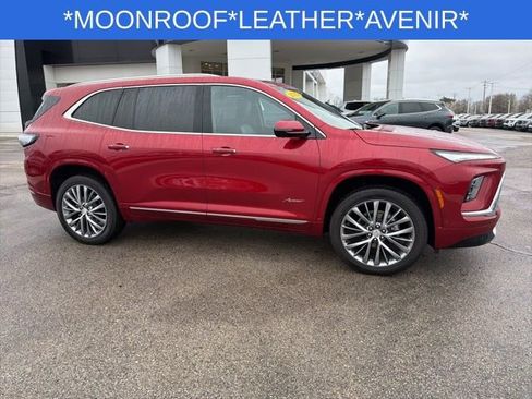 Used 2025 Buick Enclave Avenir AWD/4WD image 17