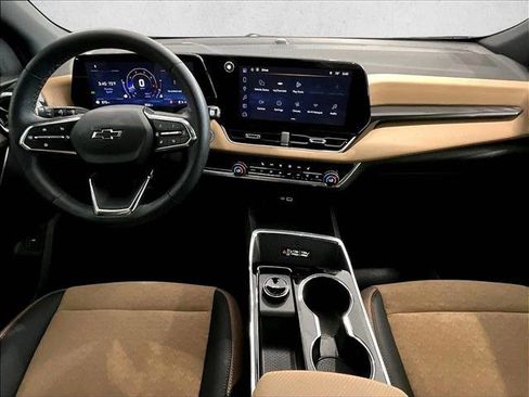 Used 2026 Chevrolet Equinox ACTIV image 16