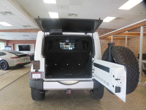 Used 2017 Jeep Wrangler Unlimited Sahara w/ Dual Top Group AWD/4WD image 55