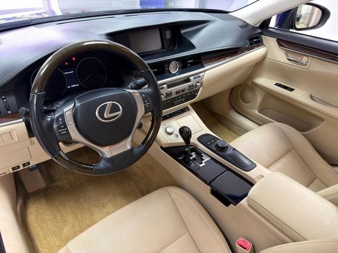 Used 2014 Lexus ES 350 w/ Premium Package FWD image 27