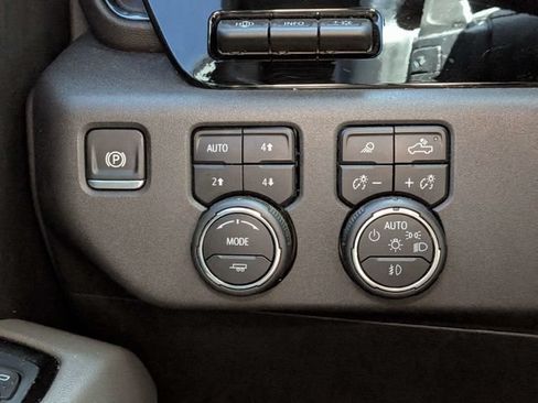 Used 2024 Chevrolet Silverado 1500 ZR2 w/ Technology Package AWD/4WD image 19