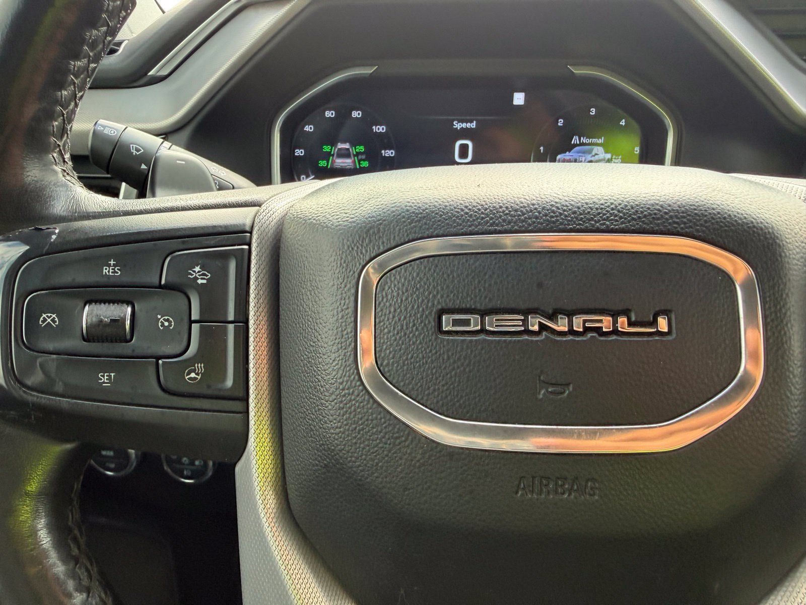 Used 2022 GMC Sierra 1500 Denali AWD/4WD image 15