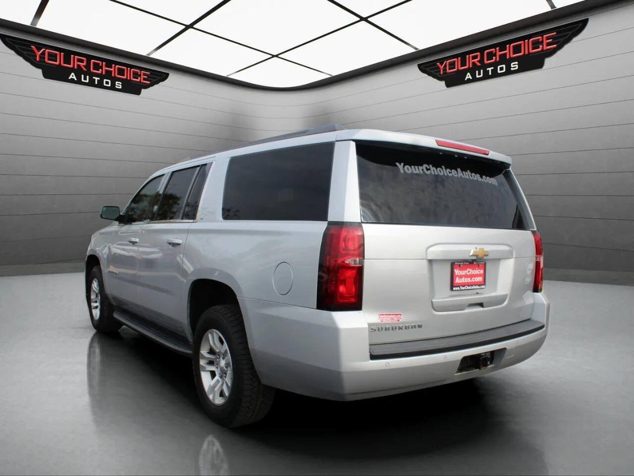 Used 2017 Chevrolet Suburban LT AWD/4WD image 3