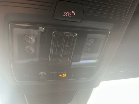 New 2026 Volkswagen Tiguan SE R-Line image 21