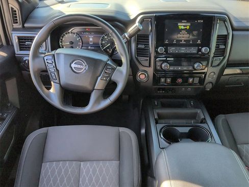 Used 2024 Nissan Titan SV w/ SV Convenience Package image 30