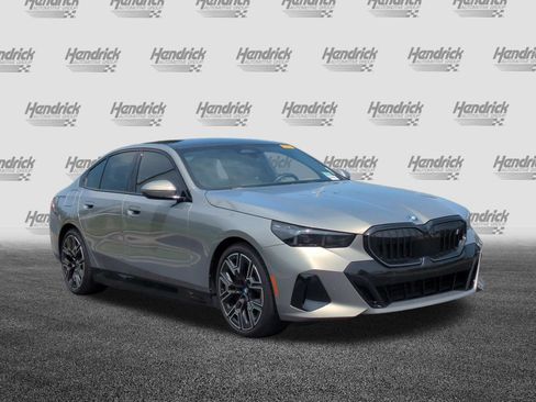 Used 2024 BMW i5 eDrive40i w/ Executive Package RWD image 2
