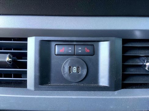 Certified 2025 Ford F450 Lariat w/ Chrome Package image 34