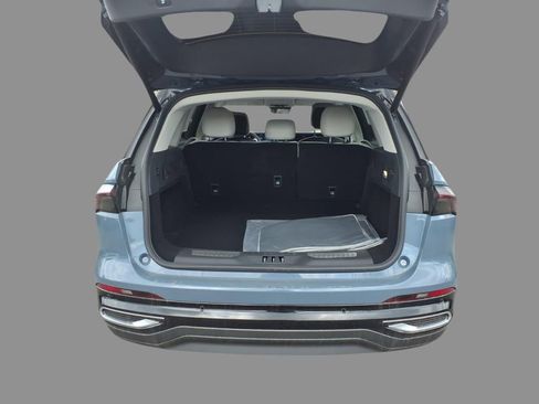 New 2026 Lincoln Nautilus Premier AWD/4WD image 8