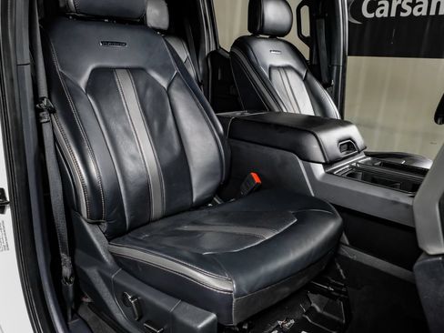 Used 2022 Ford F250 Platinum w/ FX4 Off-Road Package AWD/4WD image 31