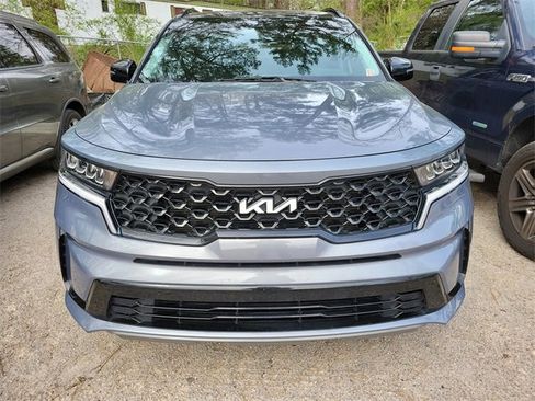 Used 2023 Kia Sorento S w/ Panoramic Sunroof Package image 2