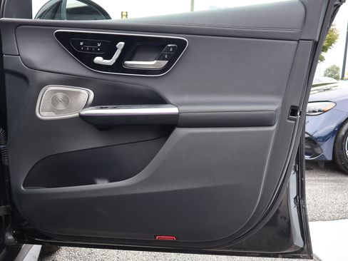 Certified 2025 Mercedes-Benz GLC 300 image 27