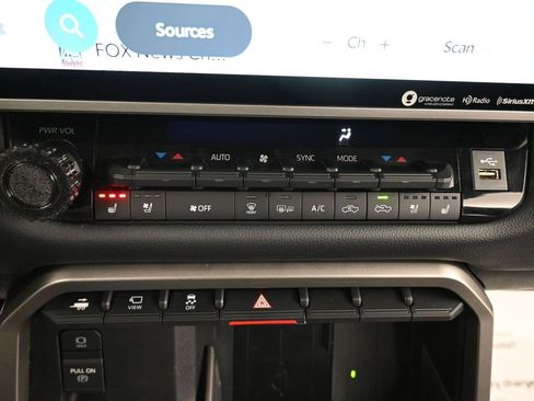 Used 2022 Toyota Tundra Limited image 24